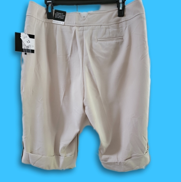 Capri Pants - Picture 3 of 12